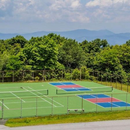 Adventure Awaits Aparthotel Beech Mountain Exterior photo