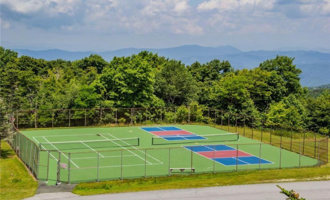 Adventure Awaits Aparthotel Beech Mountain Exterior photo